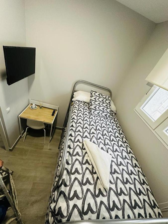 Hospedaje Cuatro Vientos Madrid Eksteriør billede
